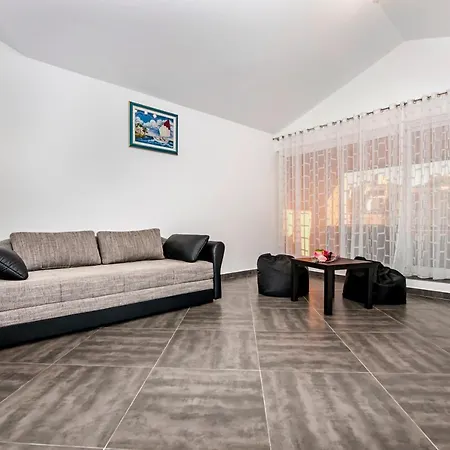 Centener * Ровинь